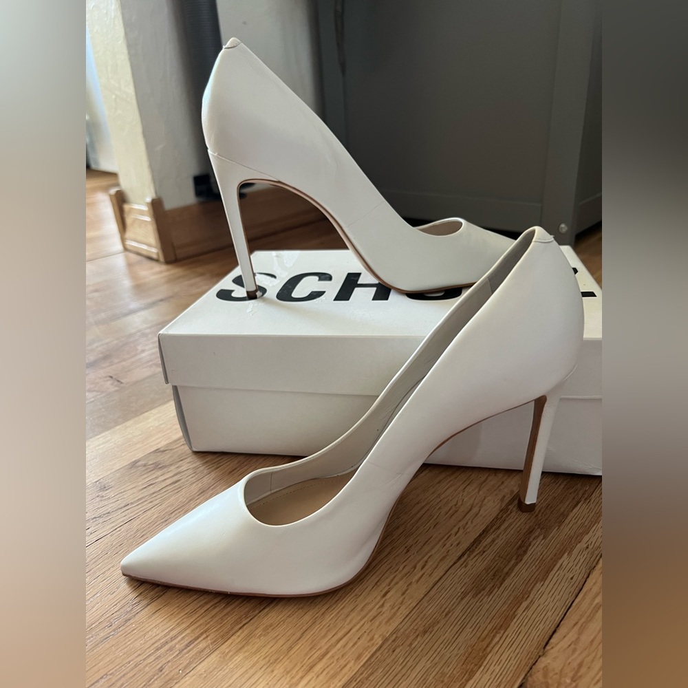 Schutz Lou Pump - White - Size 9.5